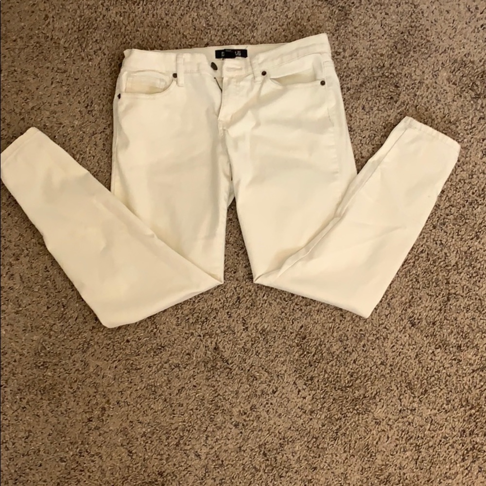 White Forever 21 Jeans with Zipper on Sides